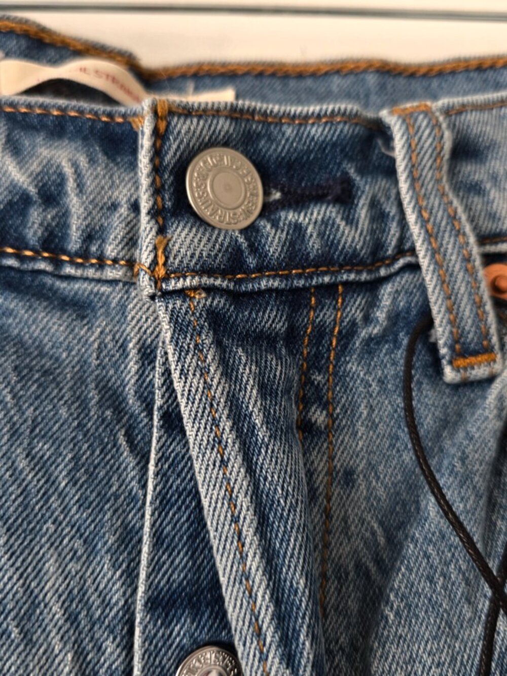 Levi's Premium Wedgie Straight Jeans 30 Light Wash 90s NWT - Picture 5 of 9